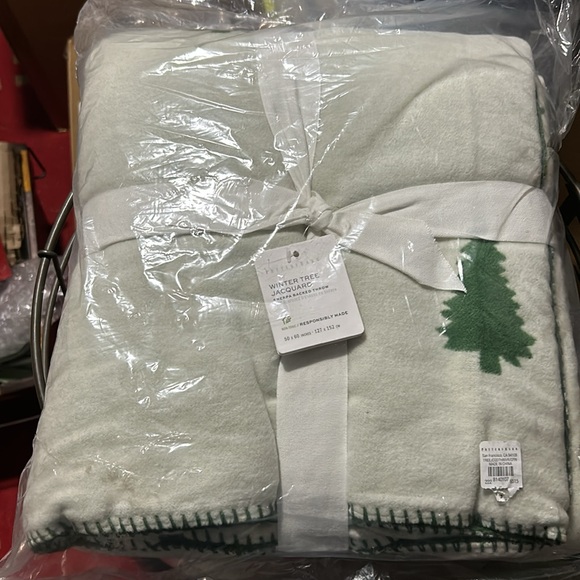Pottery Barn Jacquard Sherpa Back Christmas Tree π² Throw BNWT - Picture 5 of 8
